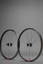 Load image into Gallery viewer, Reserve 30|HD DH AL x I9 1|1 Wheelset