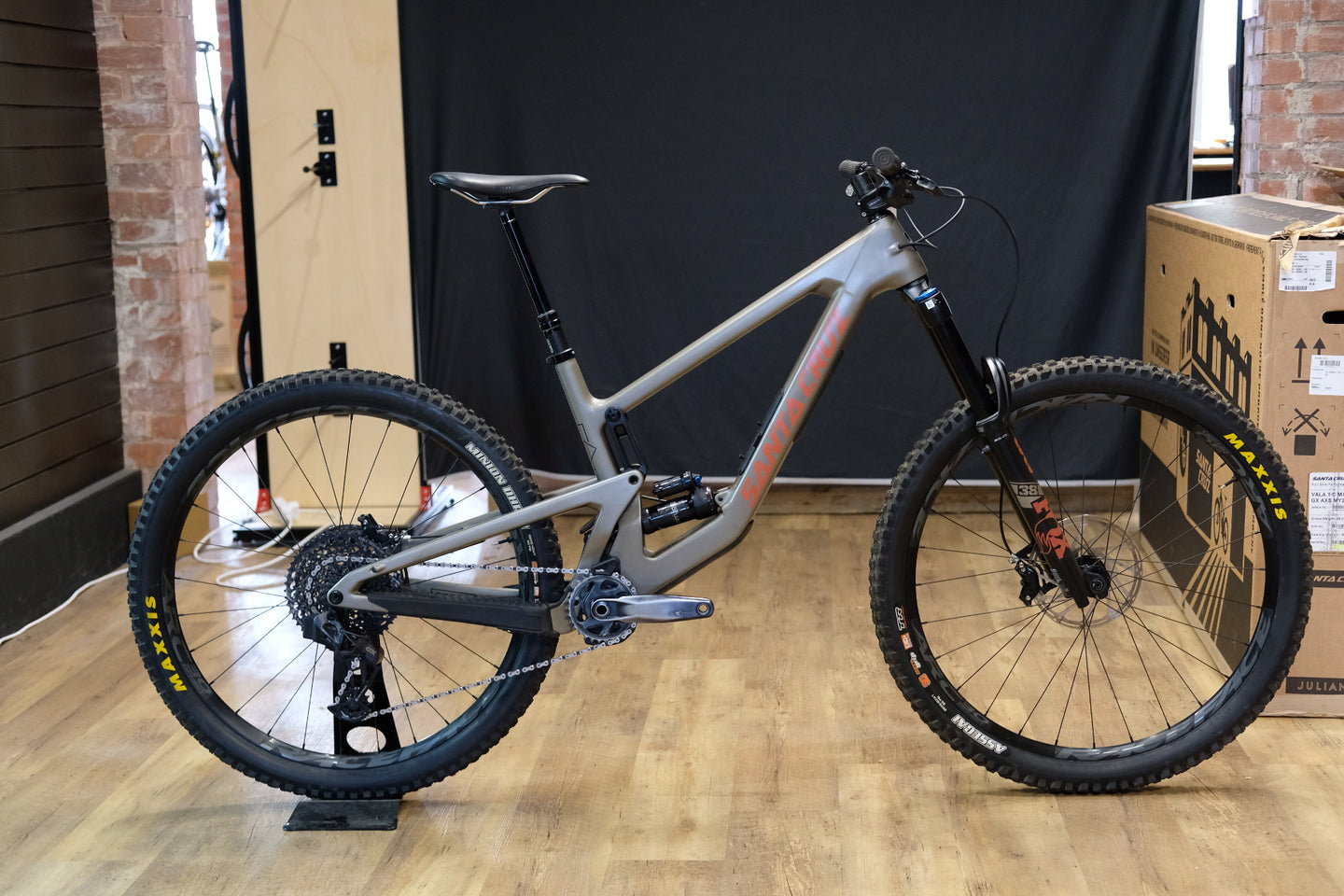 Ex Demo Santa Cruz Megatower Carbon C - GX AXS Kit / Large