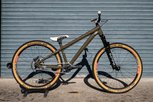 Load image into Gallery viewer, Ex Team Santa Cruz Jackal - Custom Build