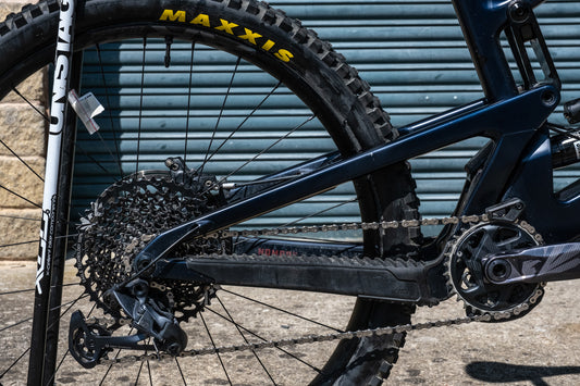 Ex Staff Santa Cruz Nomad Carbon CC - S Kit / Medium