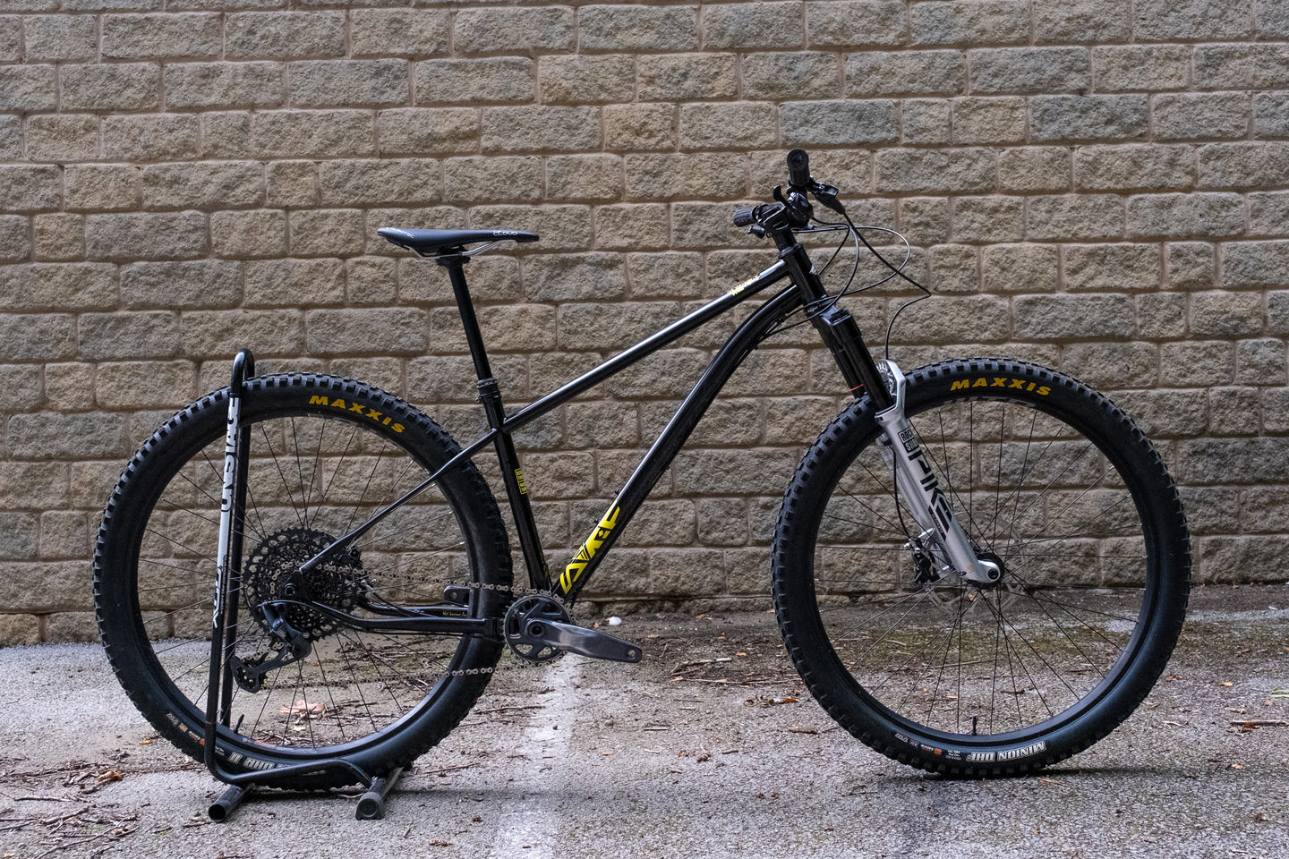 Ex Demo Stif Squatch V1.1 PRO Kit - Medium