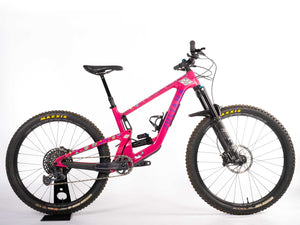 Ex Team Juliana Roubion Carbon C - S Kit in Matte Fuchsia/Medium