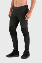 Load image into Gallery viewer, Mons Royale Momentum Bike Pants - Black