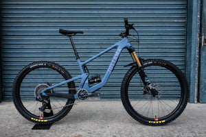 Ex Demo Juliana Roubion Carbon CC - XO1 AXS Reserve Kit in Blue/Small
