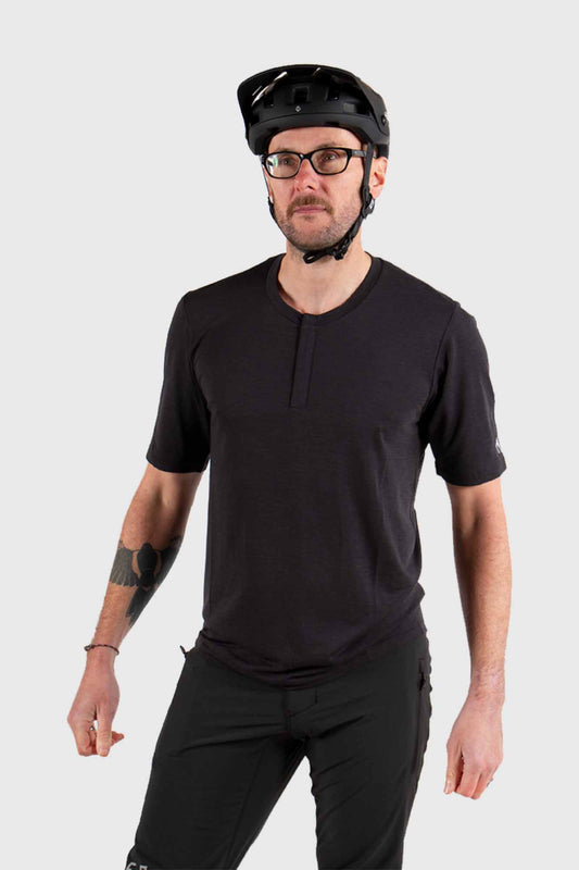 7Mesh Desperado Merino Henley - Black