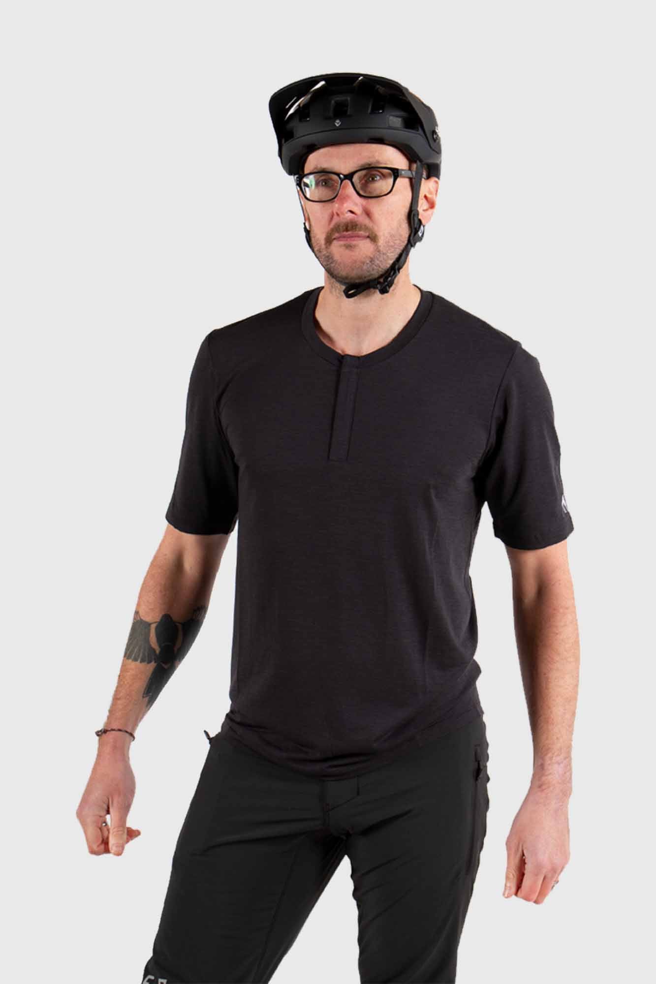 7Mesh Desperado Merino Henley - Black