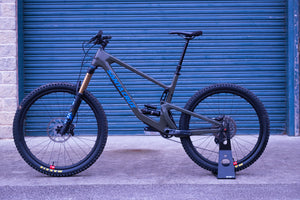 Santa Cruz Bronson Carbon CC XO1 AXS Reserve Kit Ex Demo