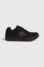 Load image into Gallery viewer, Five Ten Freerider - Core Black / Red