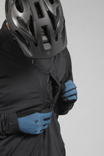Load image into Gallery viewer, Sweet Protection Hunter Wind Jacket Black